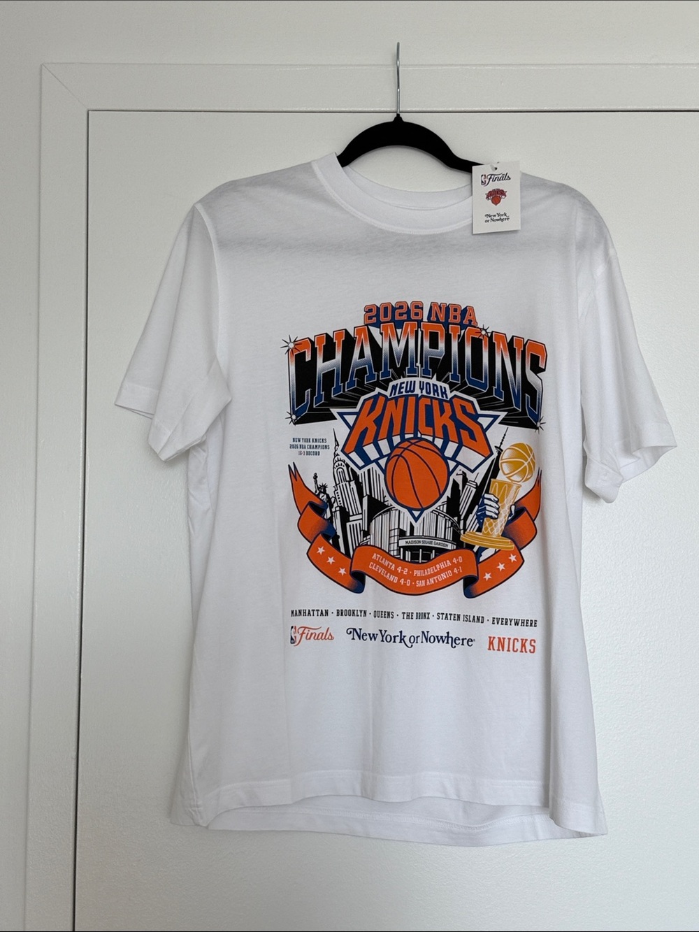 **LIMITED EDITION** NWT 2026 NBA Champions New York Knicks NYON T-Shirt - Medium